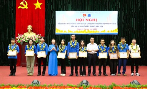 Hội nghị biểu dương thanh niên, sinh viên và tấm gương khởi nghiệp tiêu biểu huyện Bắc Quang năm 2024