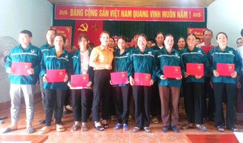 Bế giảng Lớp dạy nghề cho lao động nông thôn xã Đông Thành