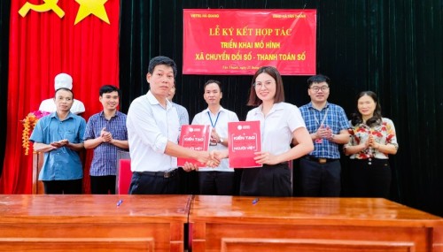 Viettel Hà Giang ký kết hợp tác triển khai mô hình xã chuyển đổi số, thanh toán số với xã Tân Thành