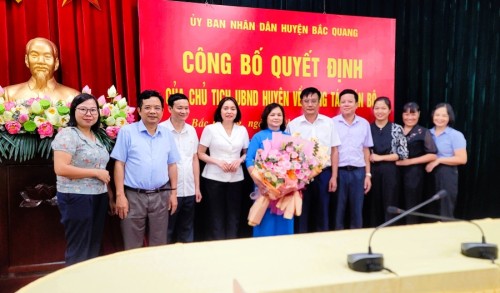Bắc Quang công bố Quyết định về công tác cán bộ