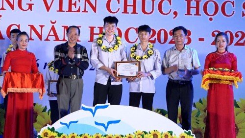 Bắc Quang tuyên dương, khen thưởng giáo viên, học sinh có thành tích xuất sắc năm học 2023-2024
