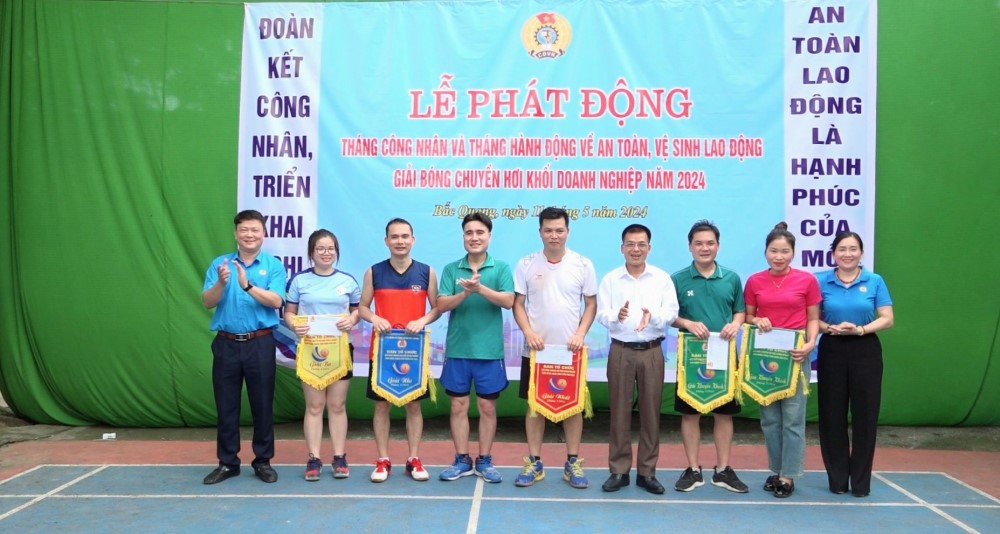 LĐLĐ huyện Bắc Quang tổ chức Lễ phát động Tháng Công nhân